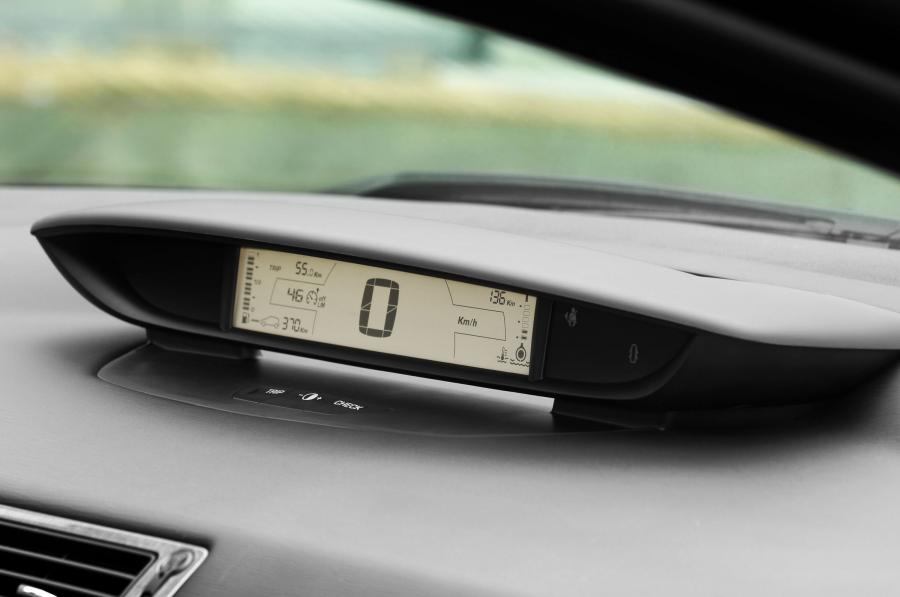  Citroen C4 Sedan 2008 года  (фото 24 из 75)